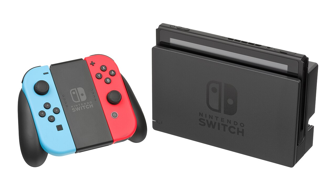 ドッキングされたゲーム機本体とコントローラー