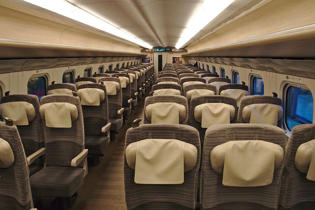 E5系新幹線の普通車内