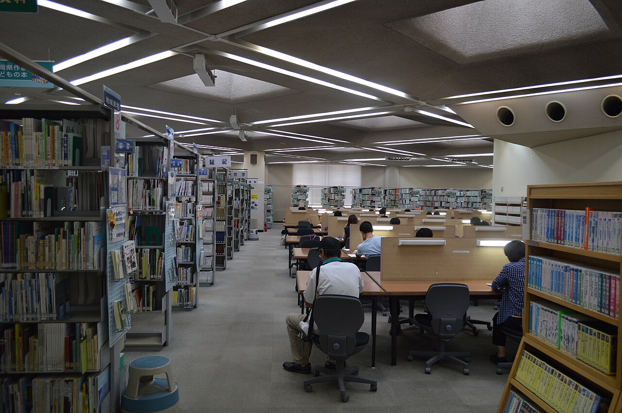 静岡県立中央図書館 館内