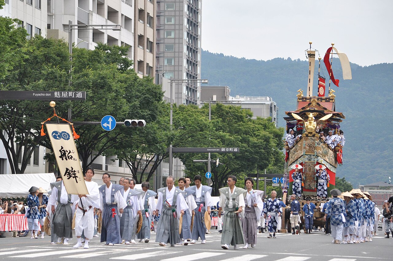 祇園祭 山鉾巡行の様子