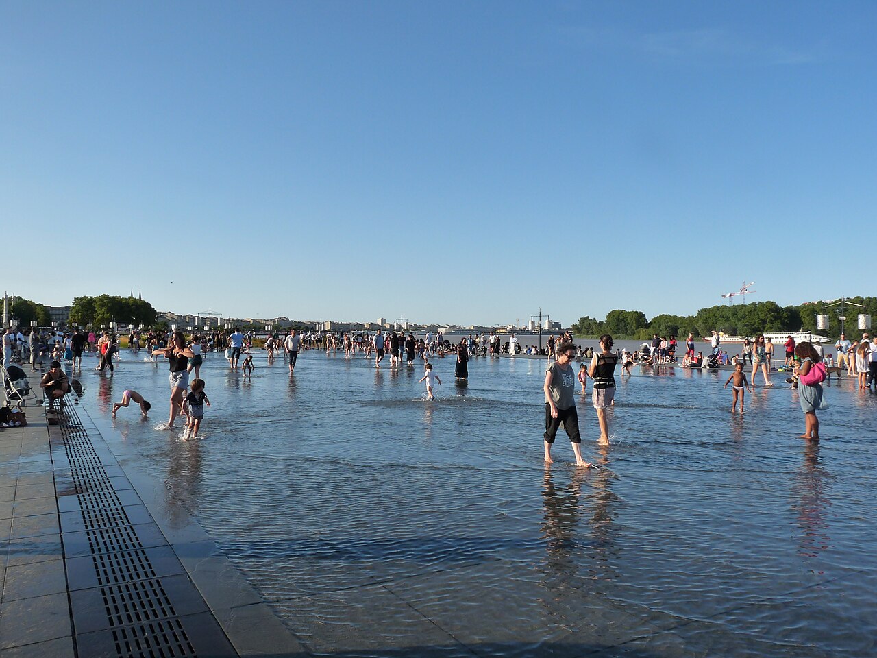 Bordeaux water 2017 1.jpg