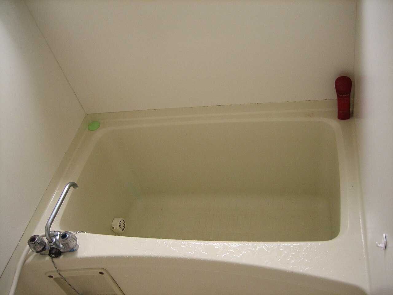 日本の家庭用浴槽の写真